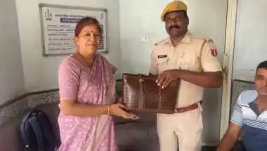 Ajmer Police Honesty: Head Constable Returns Lost Purse with Jewels and Cash